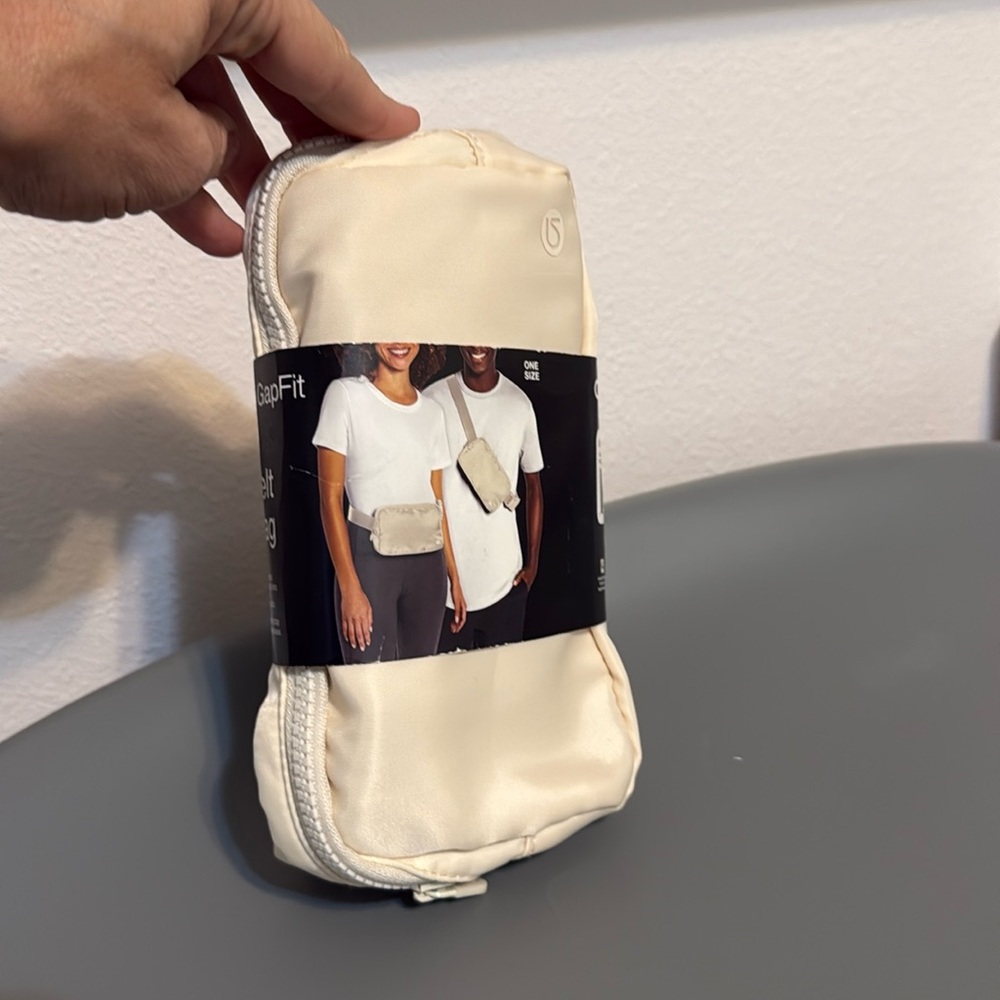 Gap Fit - Belt Bag